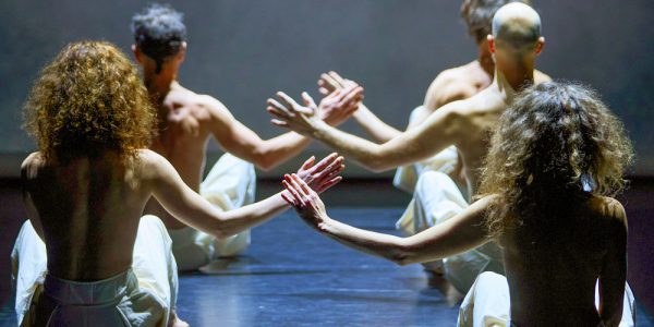 Millenáris_nemzeti táncszínház_erintes_paradoxon